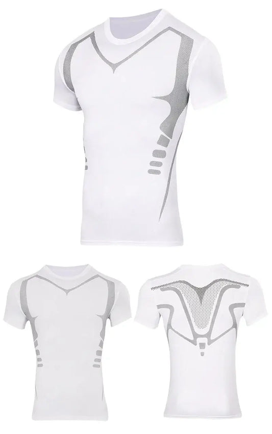 FORMHALT CORE: Kompressionsshirts für Männer passend auswählen - weisses Shirt mit grauen Akzenten und anatomischem Design